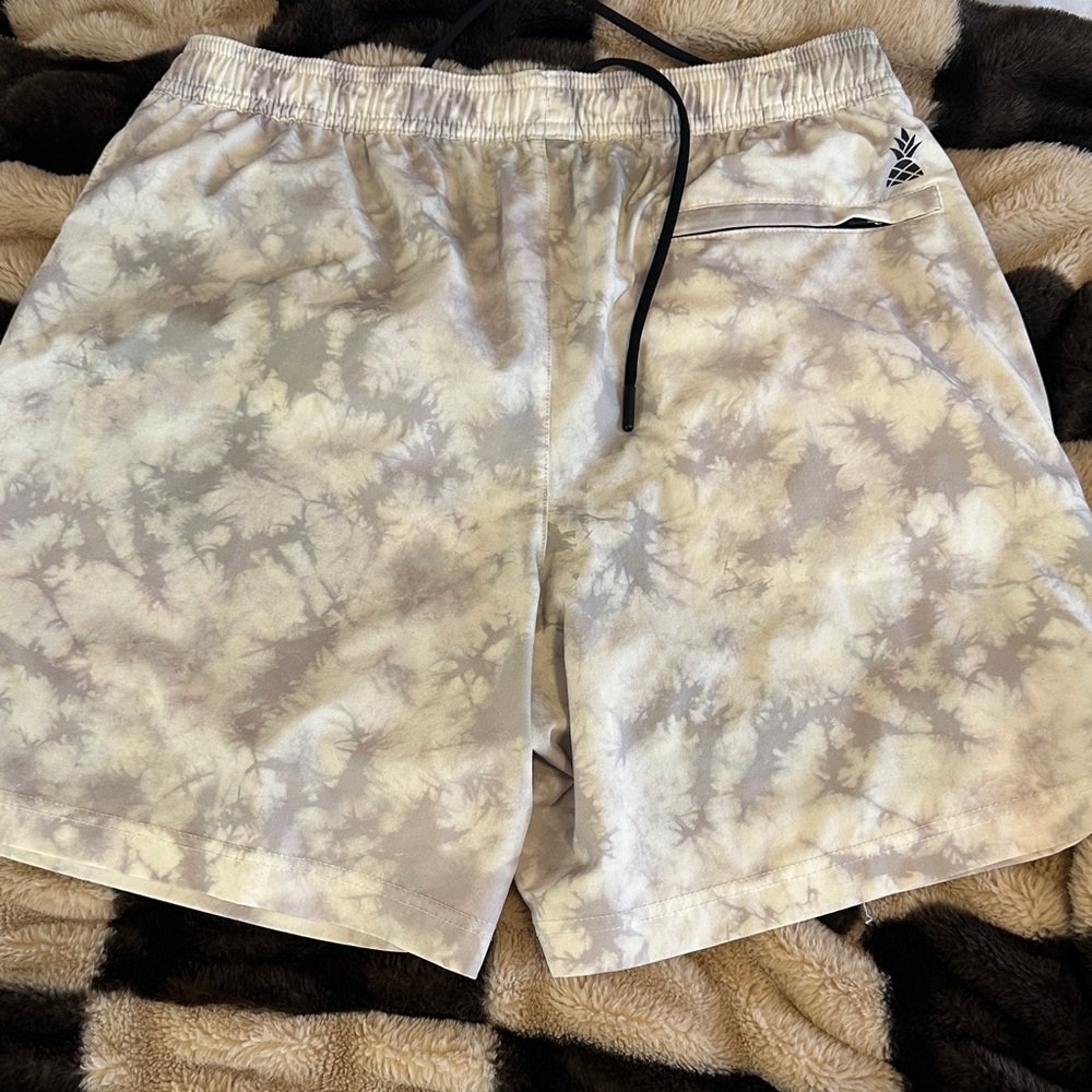 Chubbies - Picture 2 of 3
